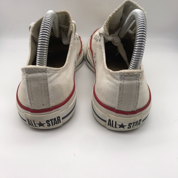 White Chuck Taylor All-Stars Lo-Top Converse w/ Red Trim in Size 7 - Picture 3 of 5